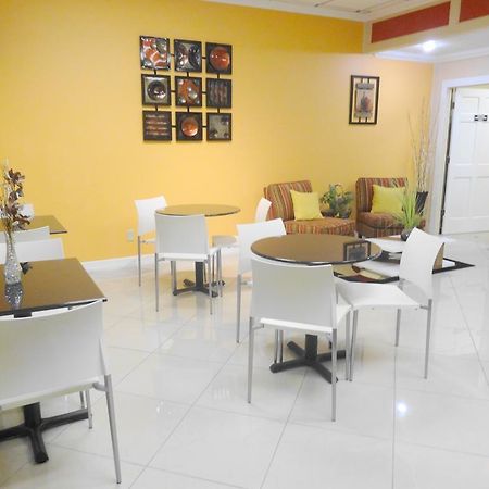 Winnie Inn And Suites Bagian luar foto