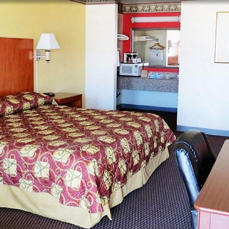 Winnie Inn And Suites Bagian luar foto
