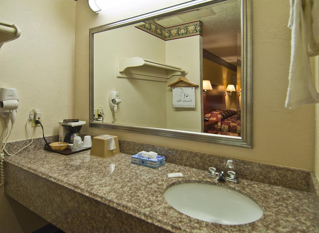 Winnie Inn And Suites Ruang foto