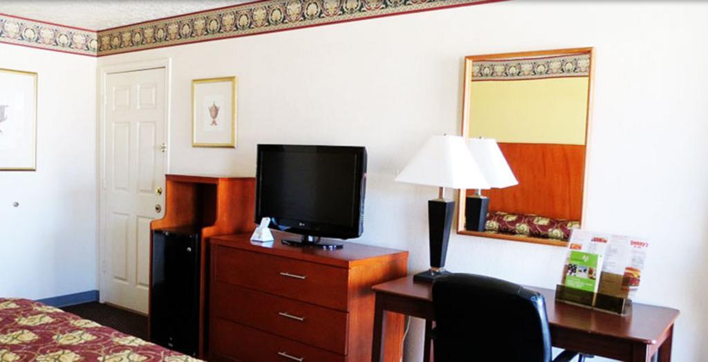 Winnie Inn And Suites Ruang foto