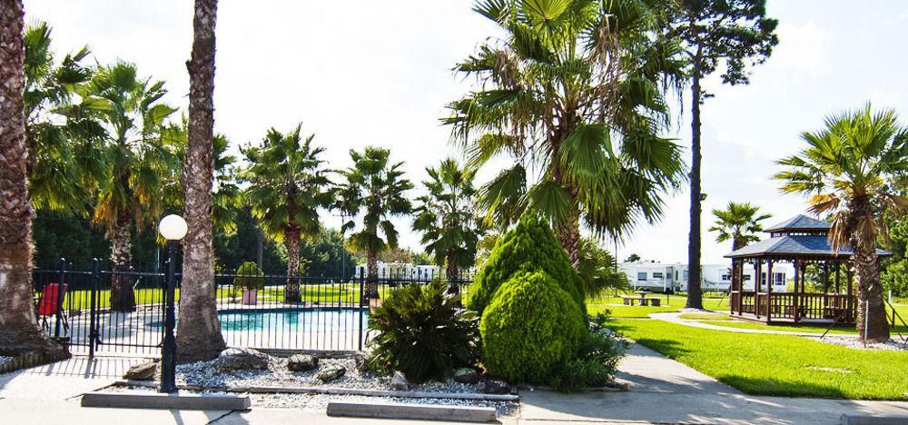 Winnie Inn And Suites Bagian luar foto