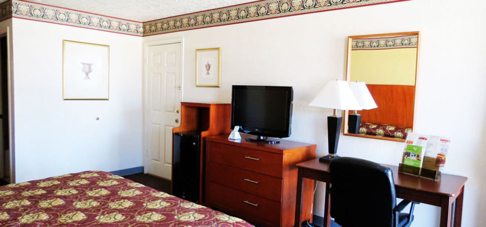 Winnie Inn And Suites Bagian luar foto