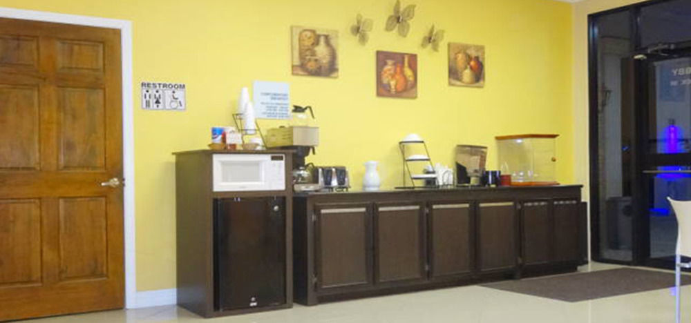 Winnie Inn And Suites Bagian luar foto